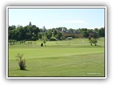 Wiurilassa on kansainväliset mitat täyttävä 18-reikäinen golfkenttä.