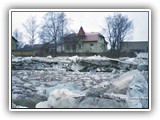 Salonjoen jäittenlähtöä kuvattu 1989 helmikuussa.