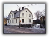 Anjalankadun purettuja taloja,  kuva n. 1990. Tässä talossa Anjalankatu 3, toimi aikoinaan katsastuskonttori.
