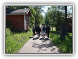 Runsaan kilometrin matka entiseen sairaalaan ja kirkkoon.
